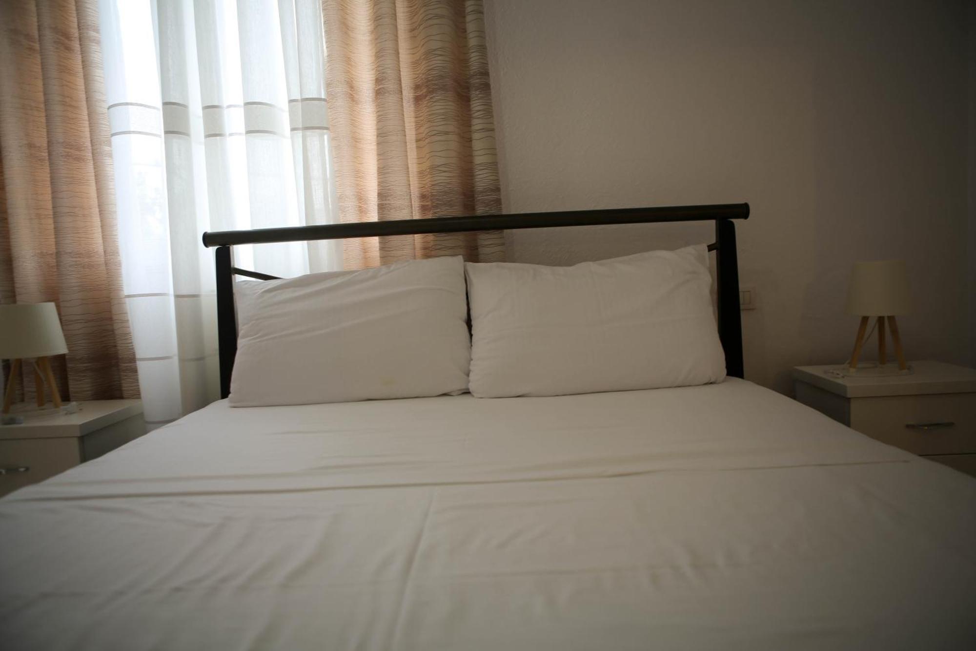 Apartment Jani Sarande Bagian luar foto
