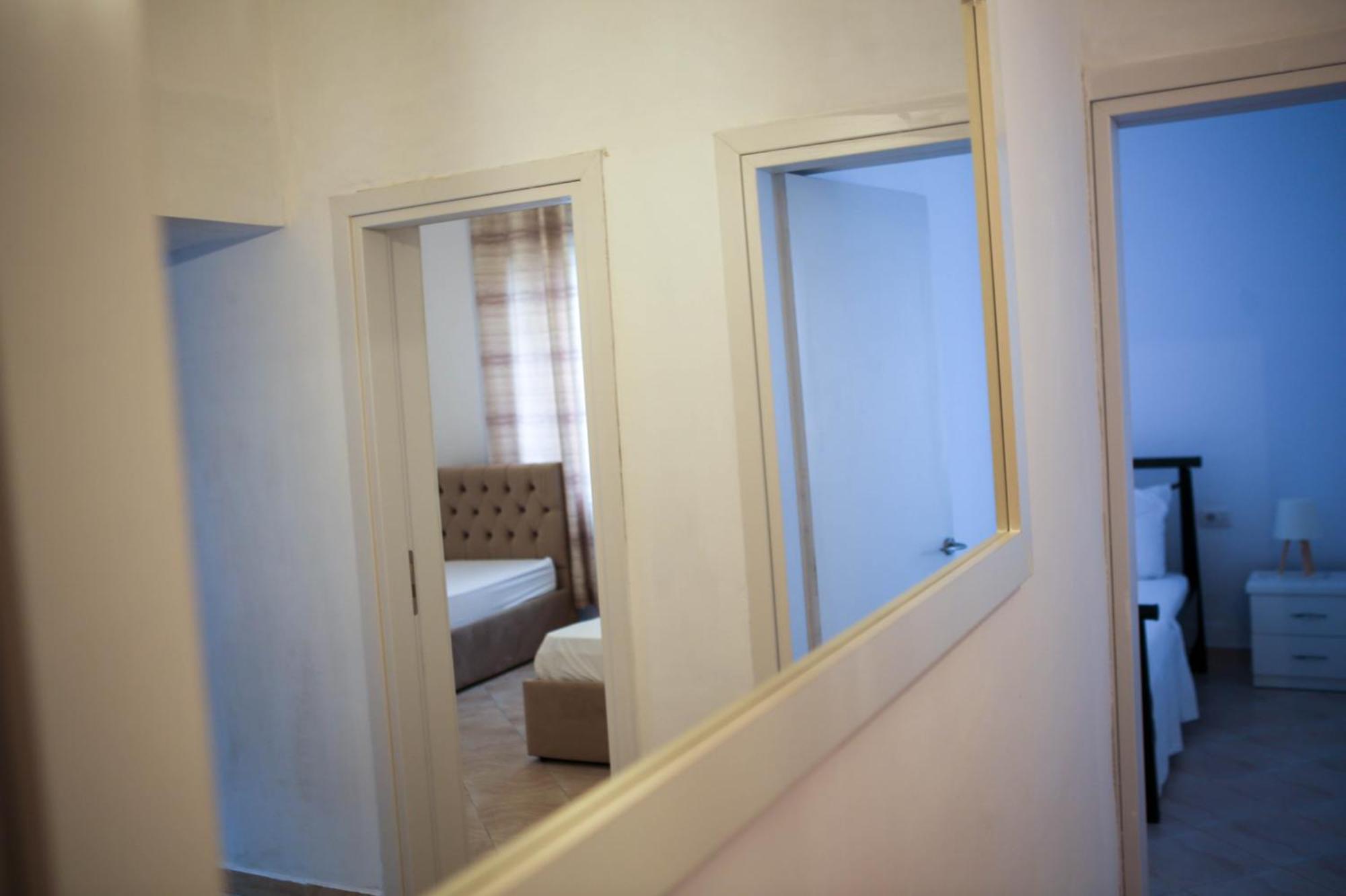 Apartment Jani Sarande Bagian luar foto
