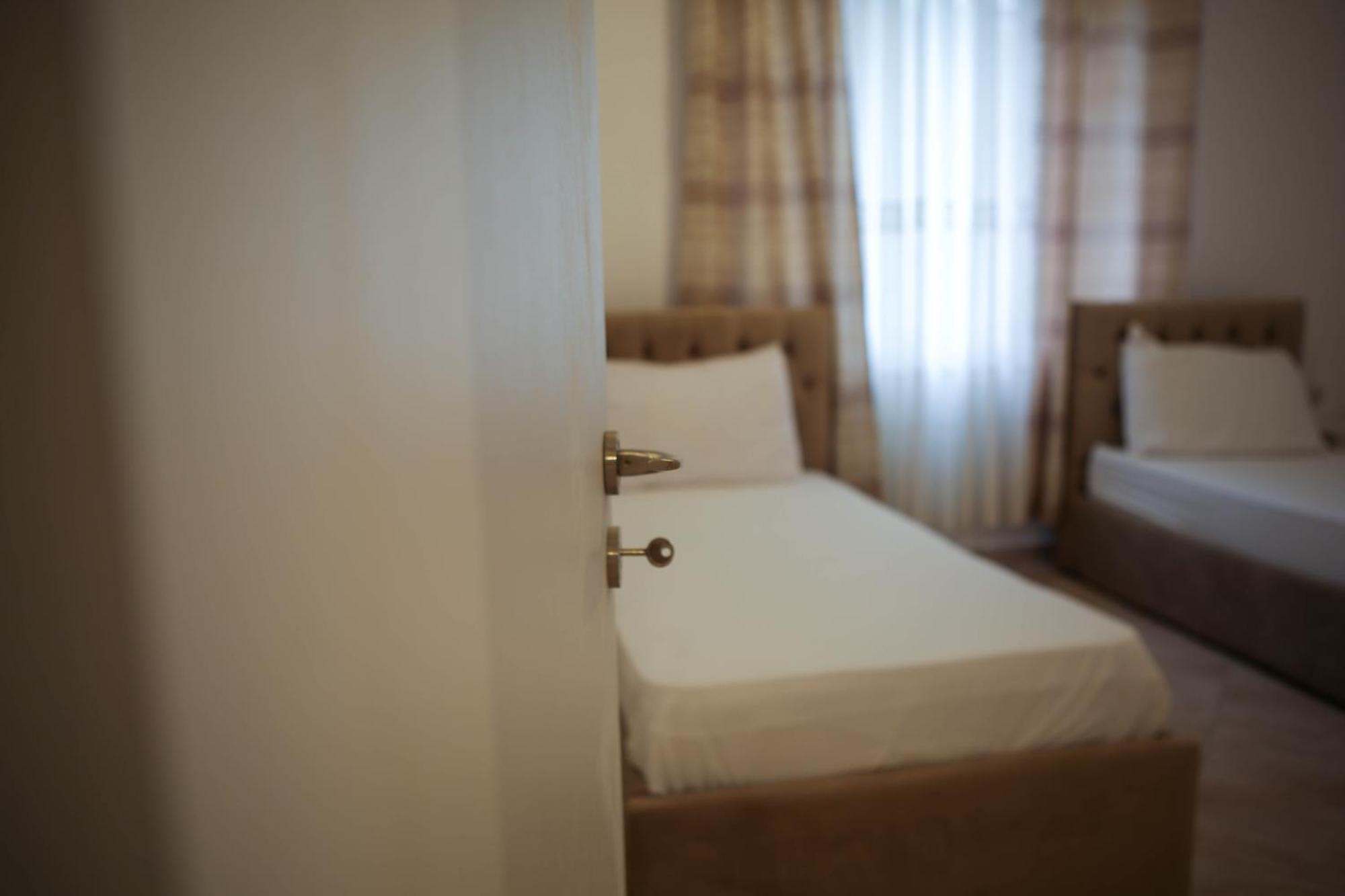 Apartment Jani Sarande Bagian luar foto